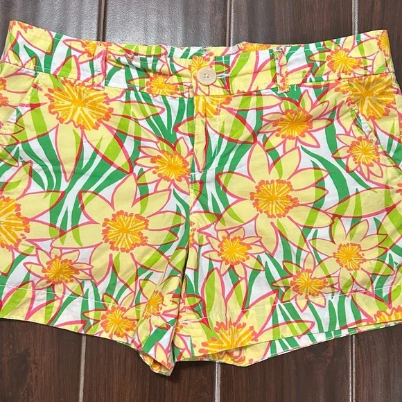 Lilly Pulitzer Callahan High Rise Shorts Womens Size 10 Preppy Daffodil Floral - Picture 1 of 6